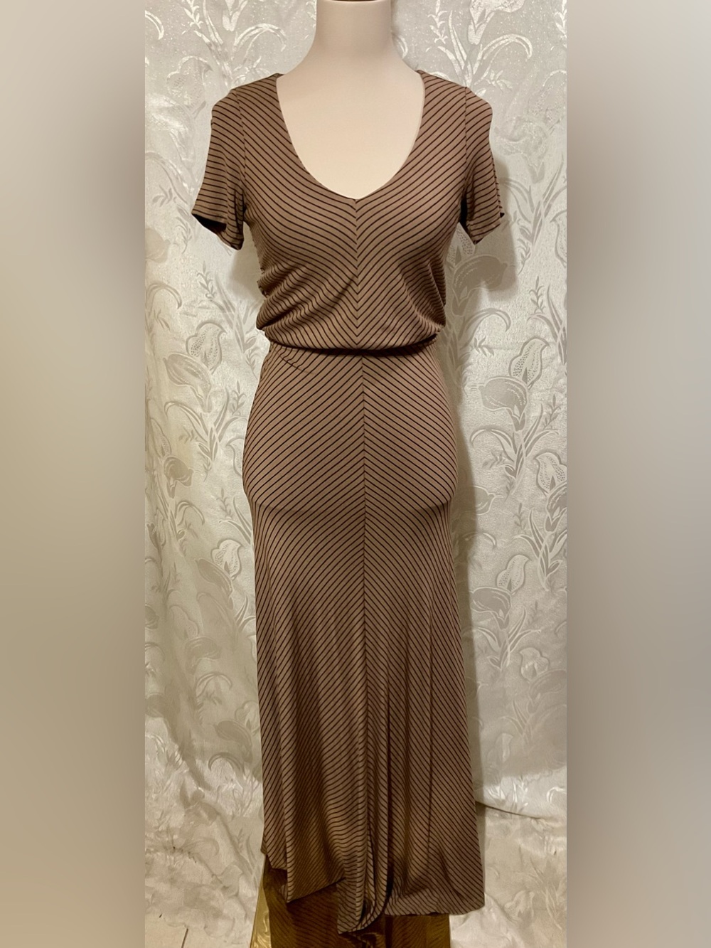 Monteau Brown Chevron Short Sleeve V-Neck Maxi Dress